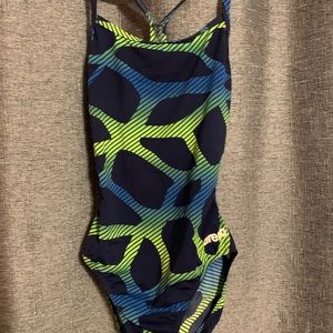 Worn a few times for practice. Size 36. Arena very cute!